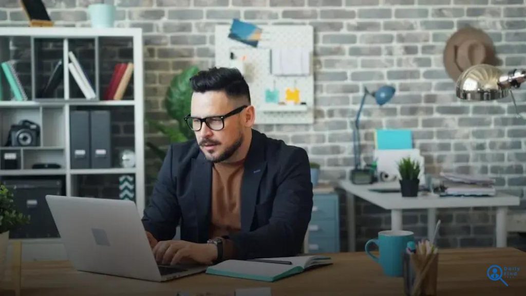 Managing vs. Micromanaging: Key Differences Explained